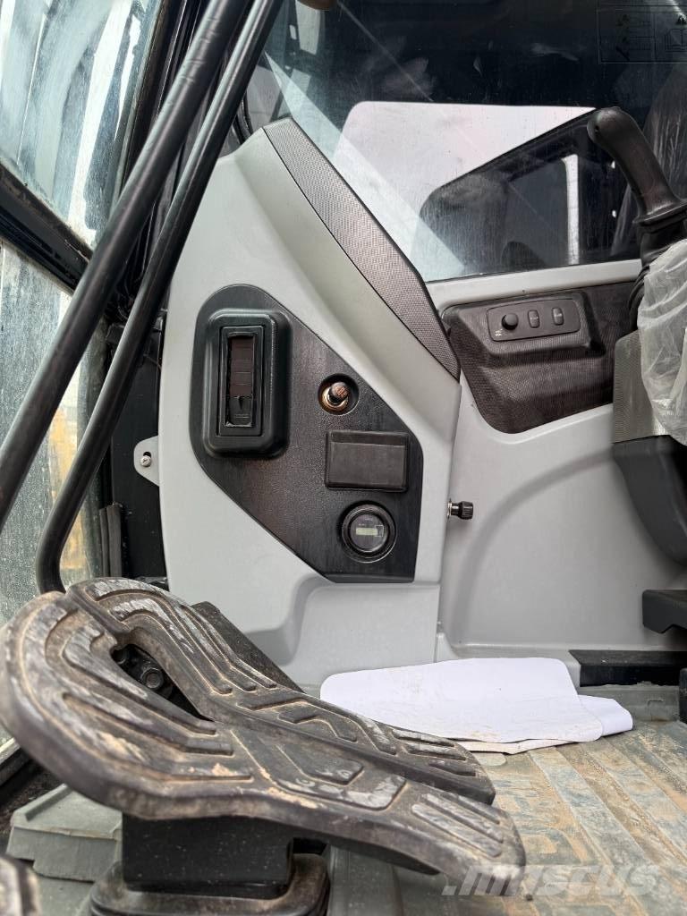 Hyundai HX 220 Верижен екскаватор