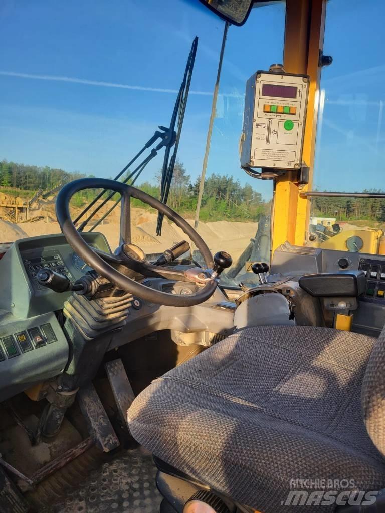 Volvo L180C Колесни товарачи