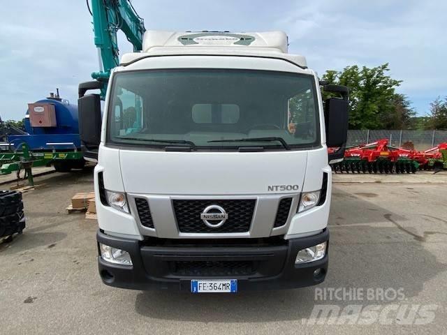 Nissan NT500 Пикапи