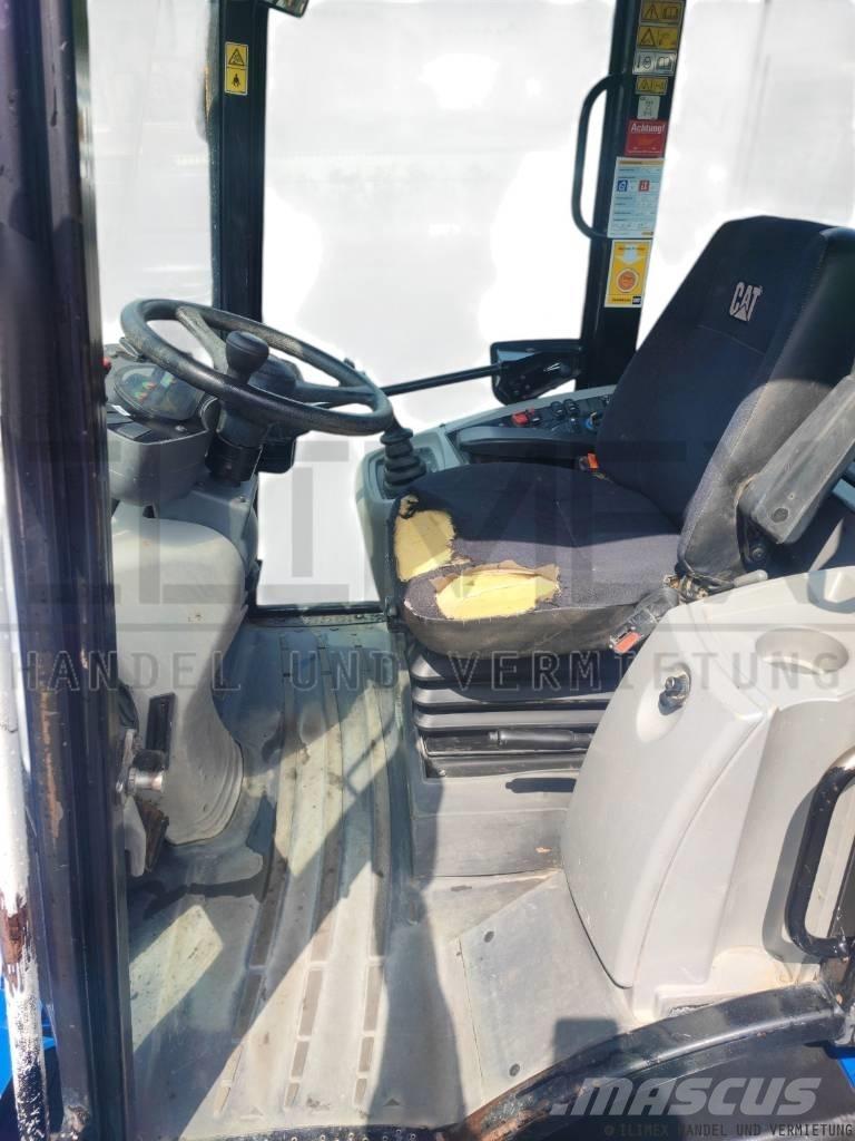 CAT 908 M Колесни товарачи