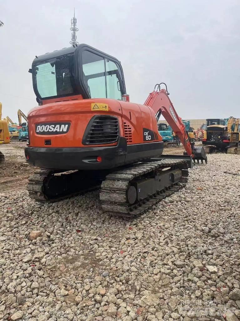 Doosan DX60 Мини екскаватори < 7 т