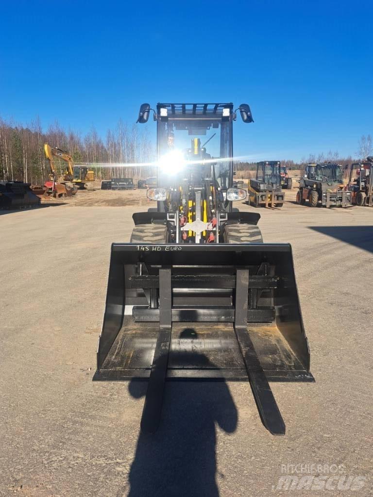JCB 403 Многофункционални товарачи