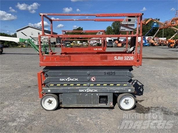 SkyJack SJ III 3226 Ножични работни платформи