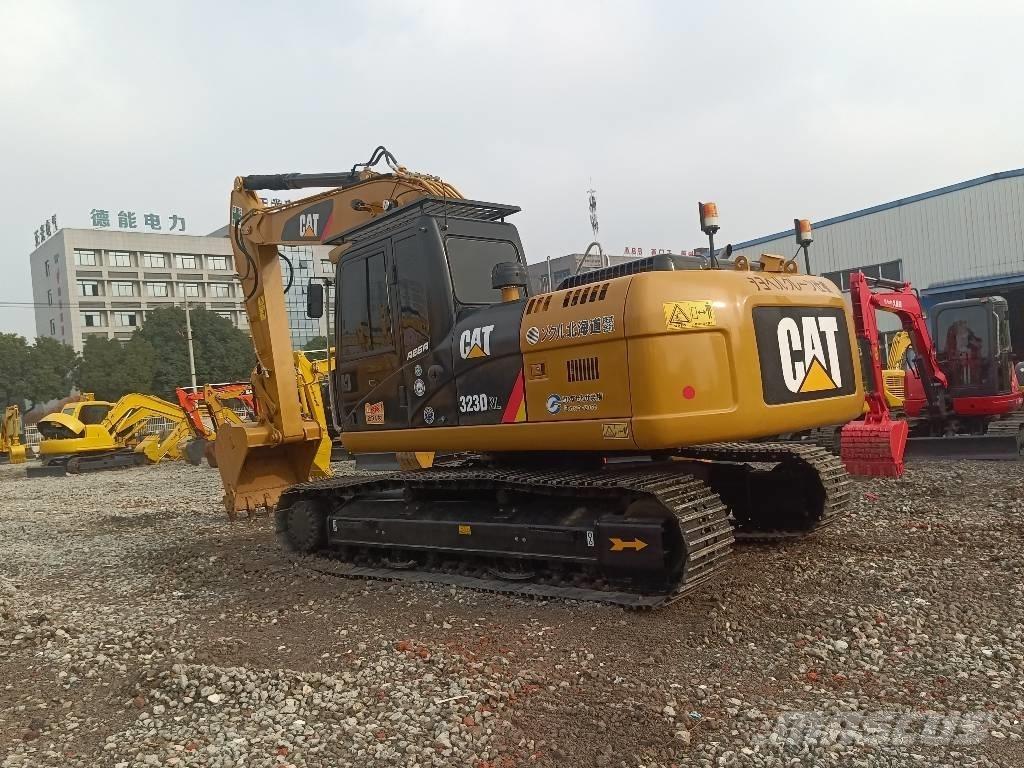 CAT 323 D Верижен екскаватор