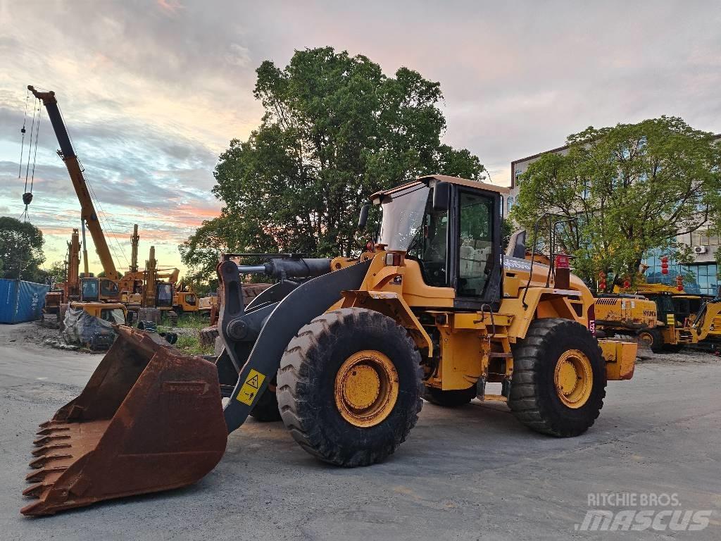 Volvo L 120 Колесни товарачи