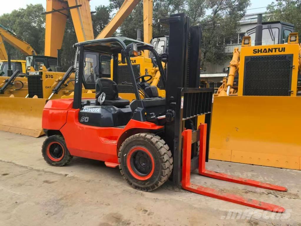 Toyota 7FD50 Дизелови камиони