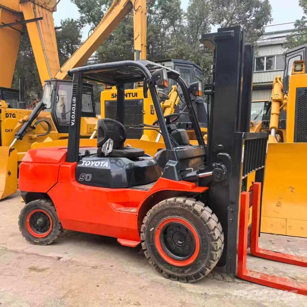 Toyota 7FD50 Дизелови камиони