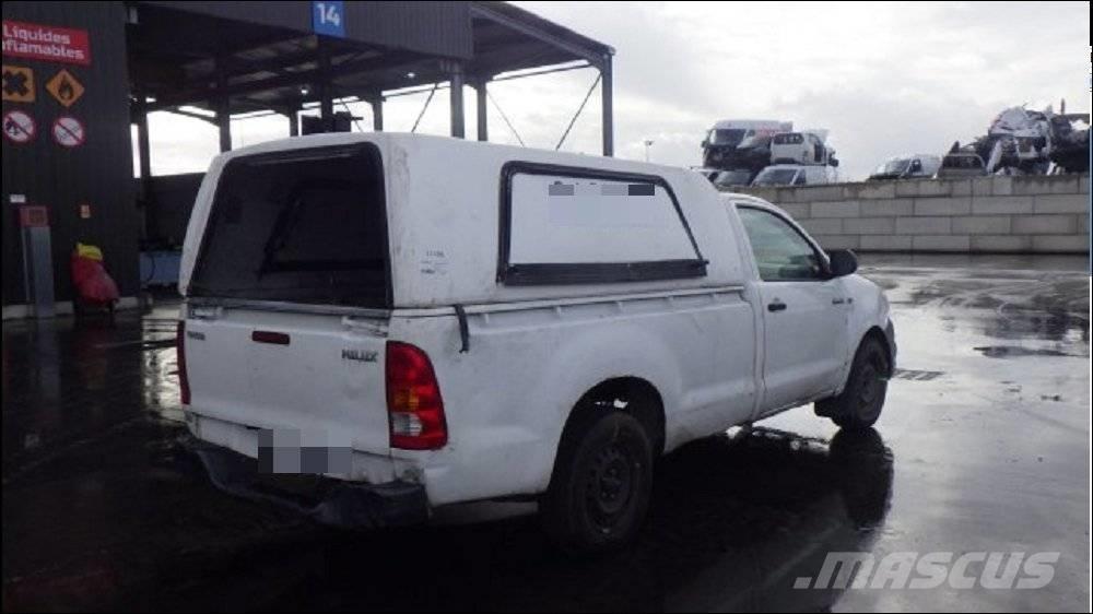 Toyota Hilux Пикапи