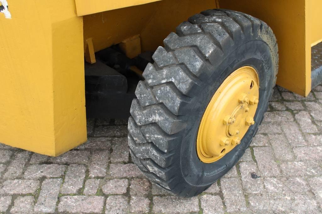 CAT V 130 Дизелови камиони