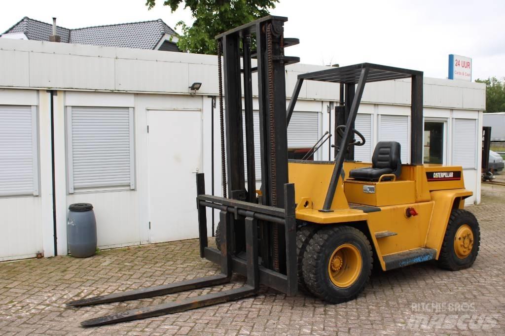 CAT V 130 Дизелови камиони