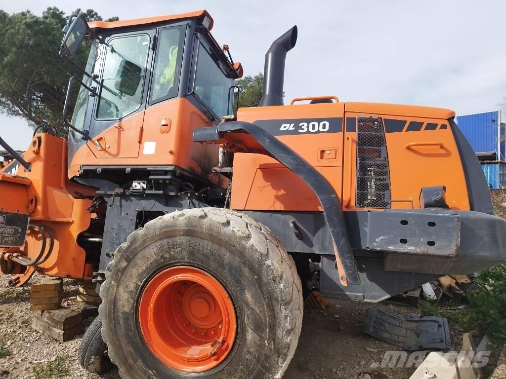 Doosan DL 300-3 Колесни товарачи