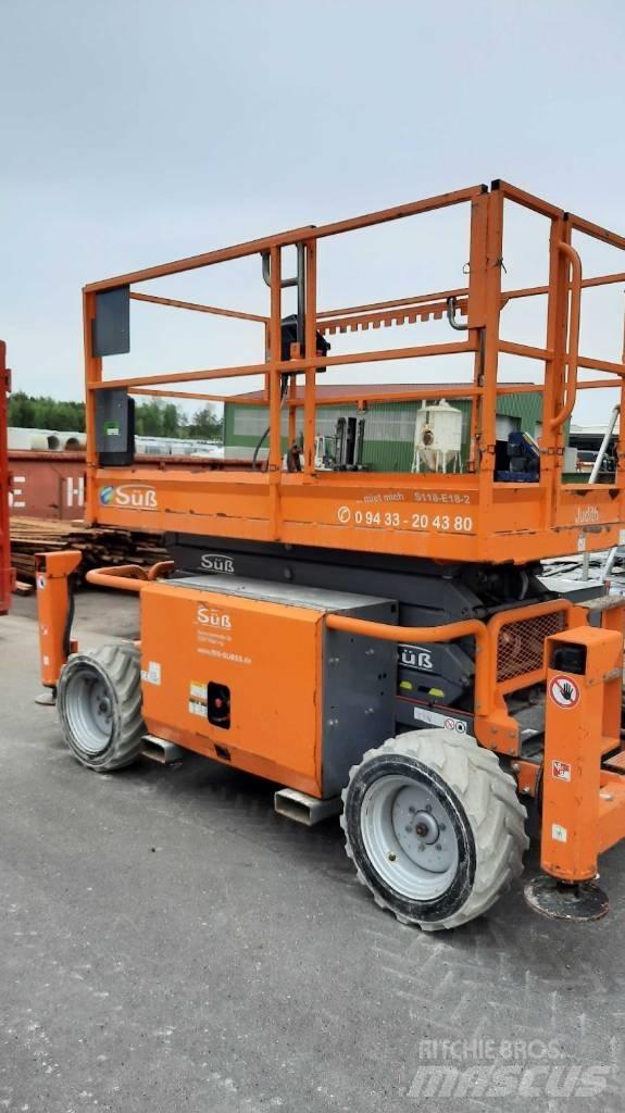 SkyJack SJ 6832 RTE Ножични работни платформи