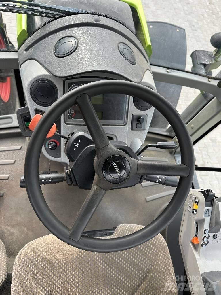 CLAAS Axion 810 Трактори