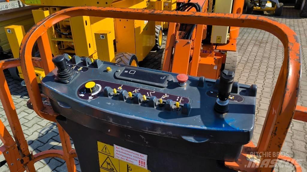 JLG E 300 AJP Съчленени стрелови подемници
