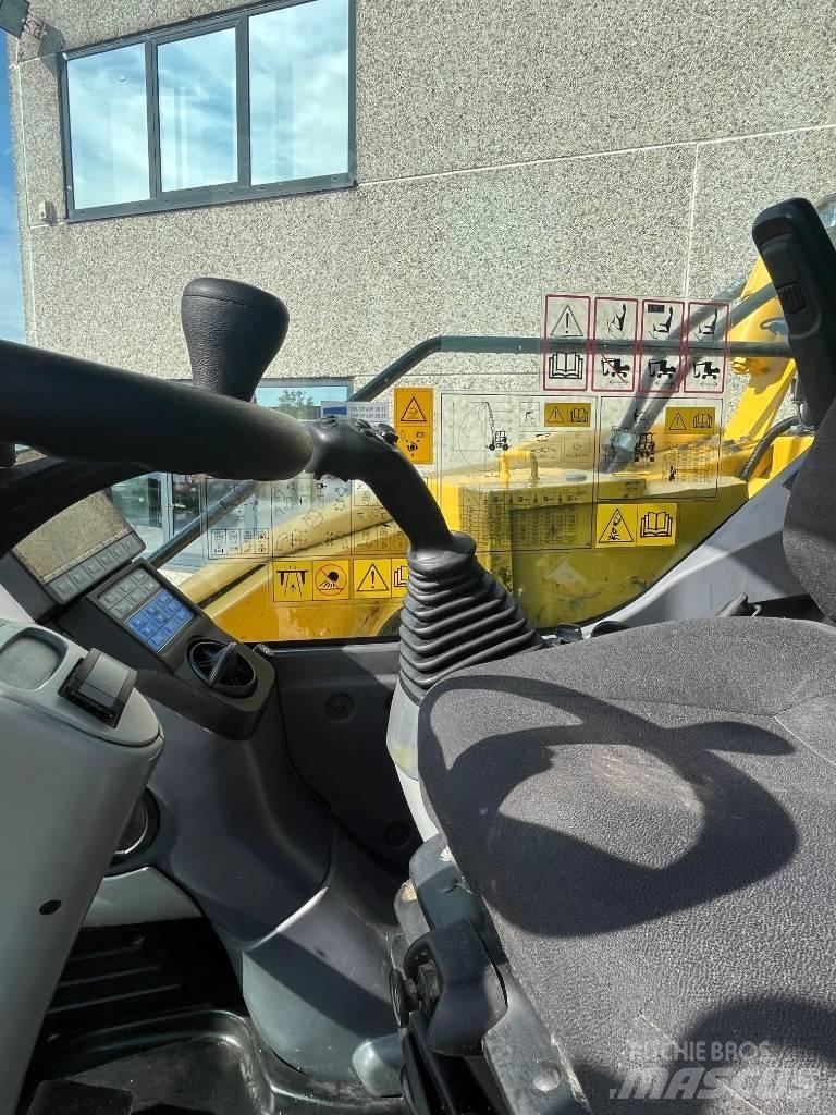 Komatsu PW98MR-10 Колесни екскаватори