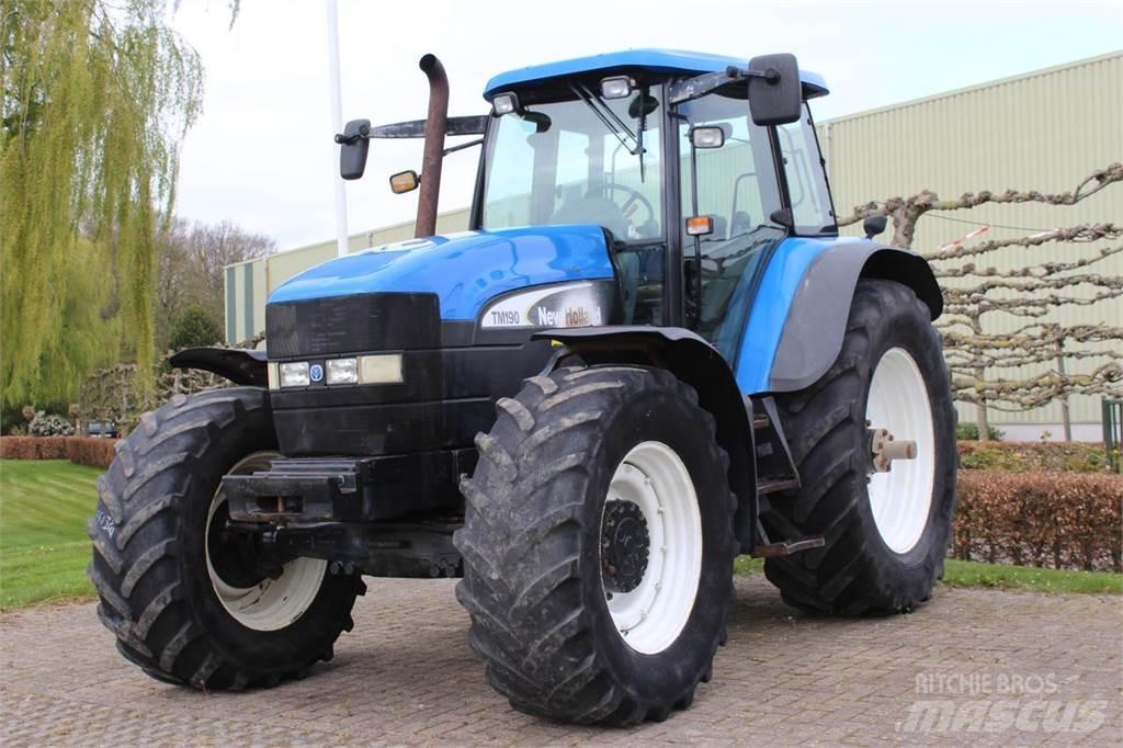 New Holland TM190 Трактори