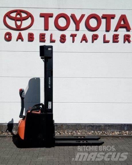 Toyota BT SWE145L Колички високоповдигачи с теглич