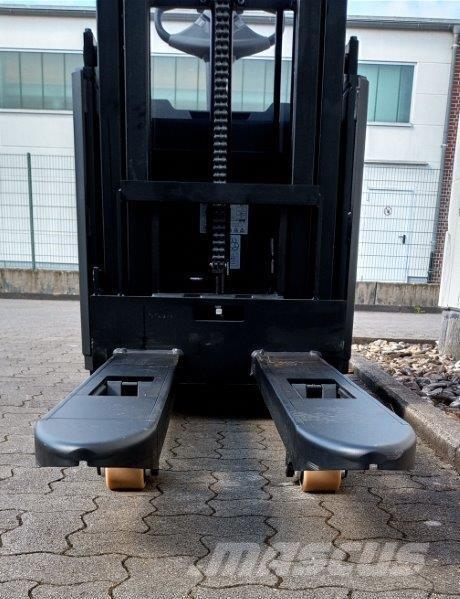 Toyota BT SWE145L Самоходни товарачи