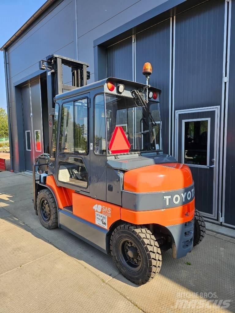 Toyota 7 FBMF 40 Електрически вилични кари-повдигачи