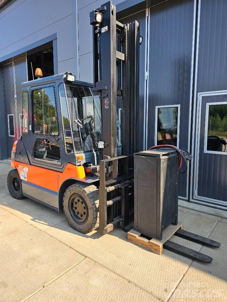Toyota 7 FBMF 40 Електрически вилични кари-повдигачи