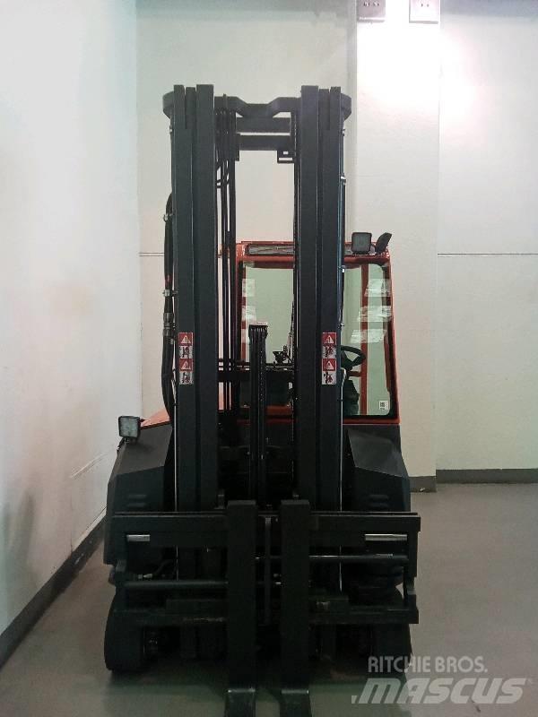 Combilift C 3000CBE Електрически вилични кари-повдигачи