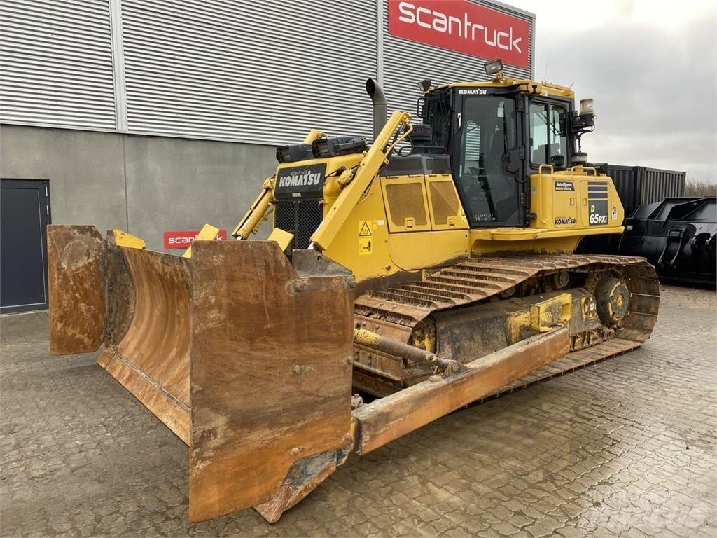 Komatsu D65PXI-18 Верижни булдозери
