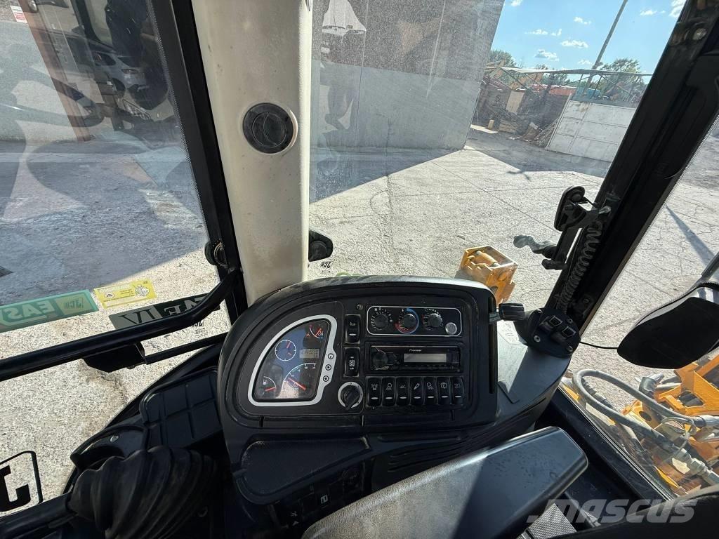 JCB 3 CX Товарач със заден ексватор