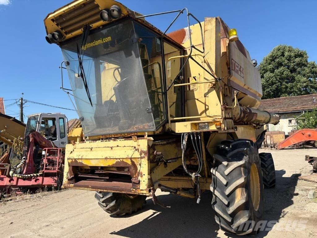 New Holland TF 44 Комбайни