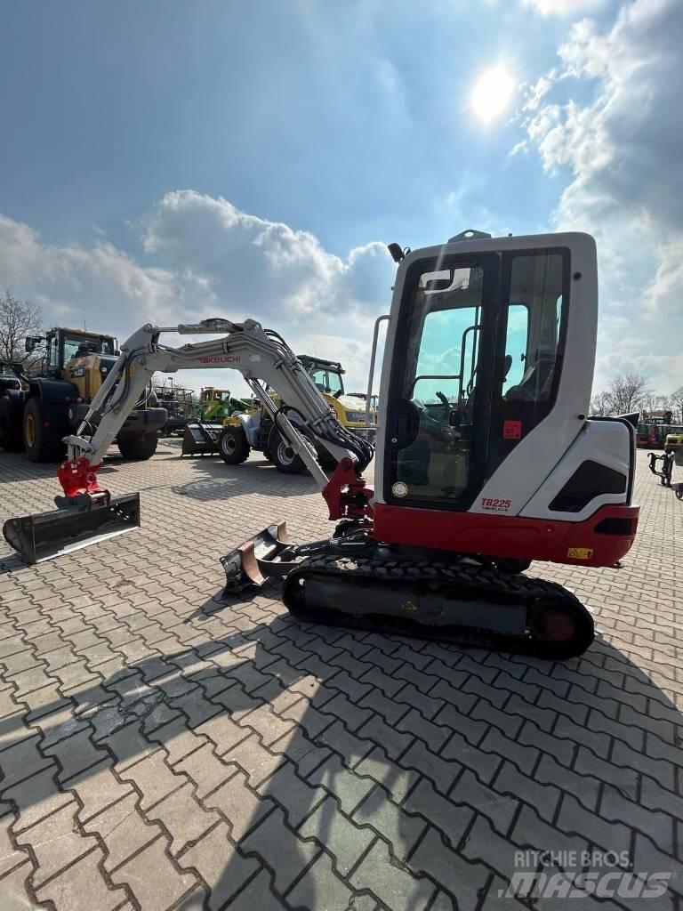 Takeuchi TB 225 Мини екскаватори < 7 т