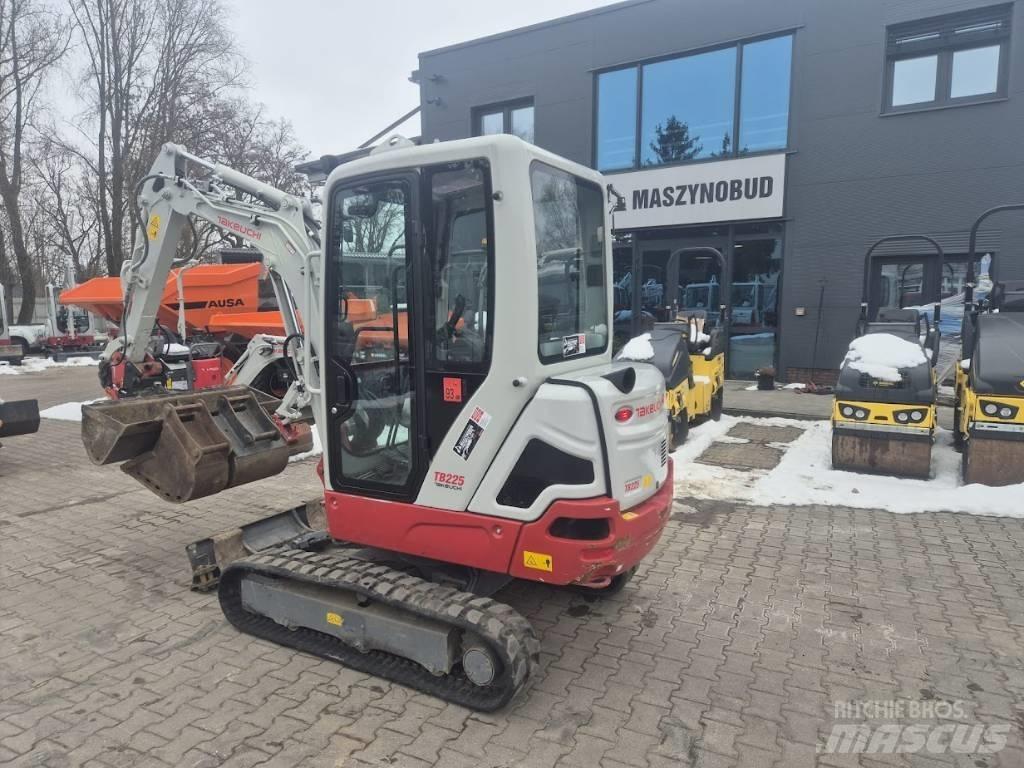 Takeuchi TB 225 Мини екскаватори < 7 т