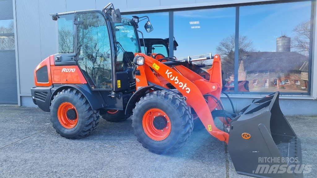 Kubota R 070 Колесни товарачи