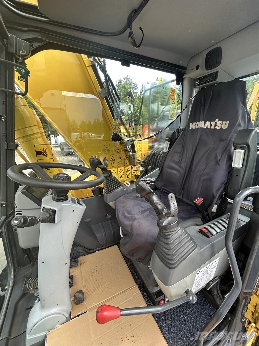 Komatsu PW 180-11 Колесни екскаватори