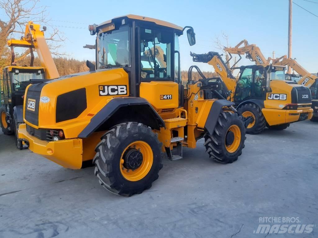JCB 411 Колесни товарачи