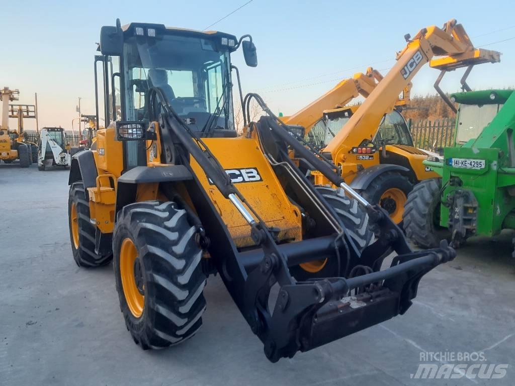 JCB 411 Колесни товарачи