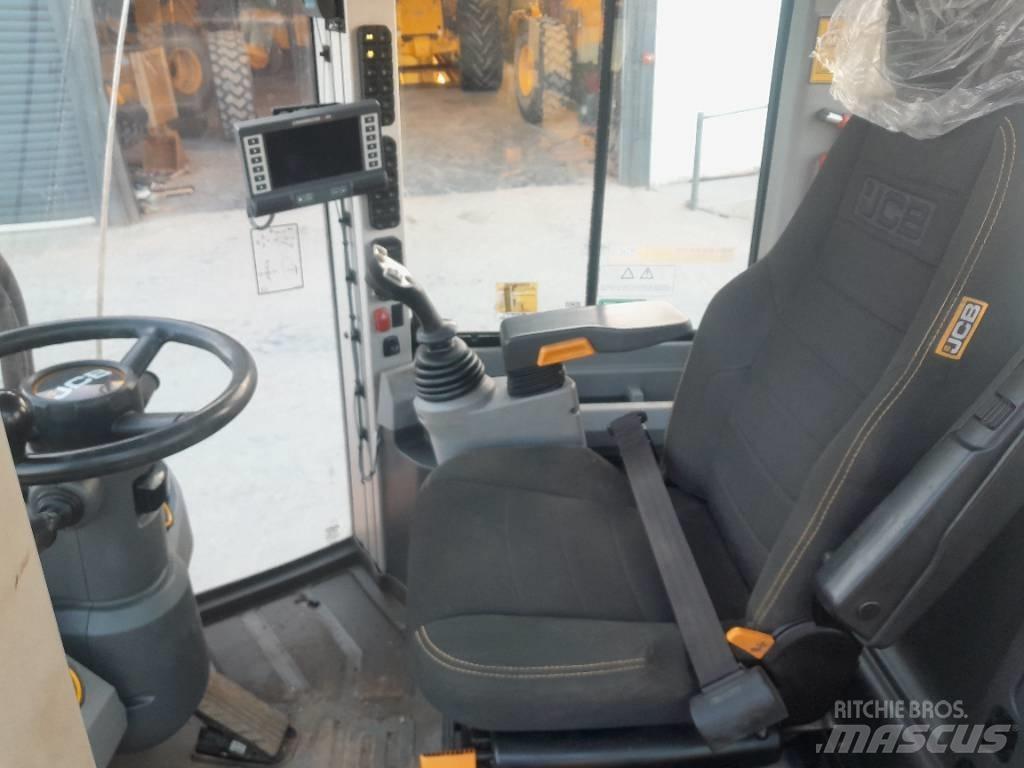 JCB 411 Колесни товарачи