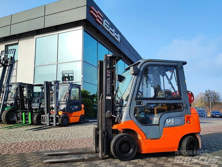 Toyota 42-7FGF18 Камиони с АГУ