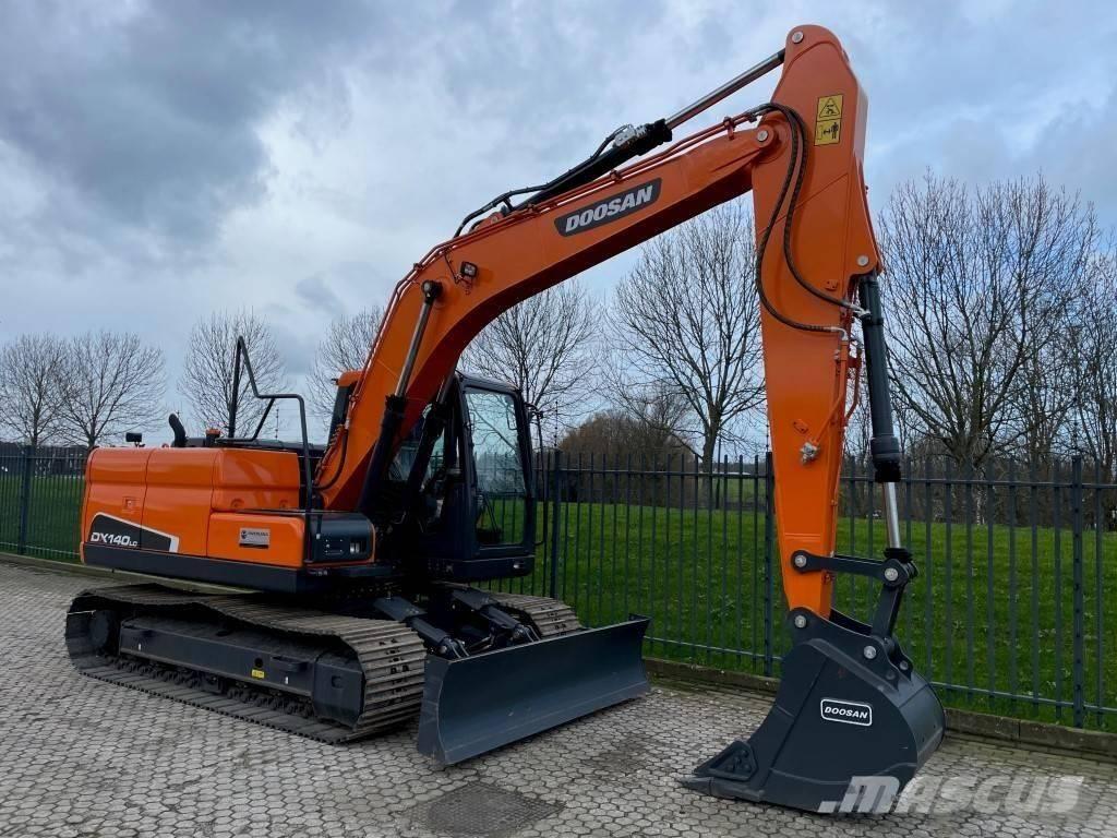 Doosan dx140w Колесни екскаватори