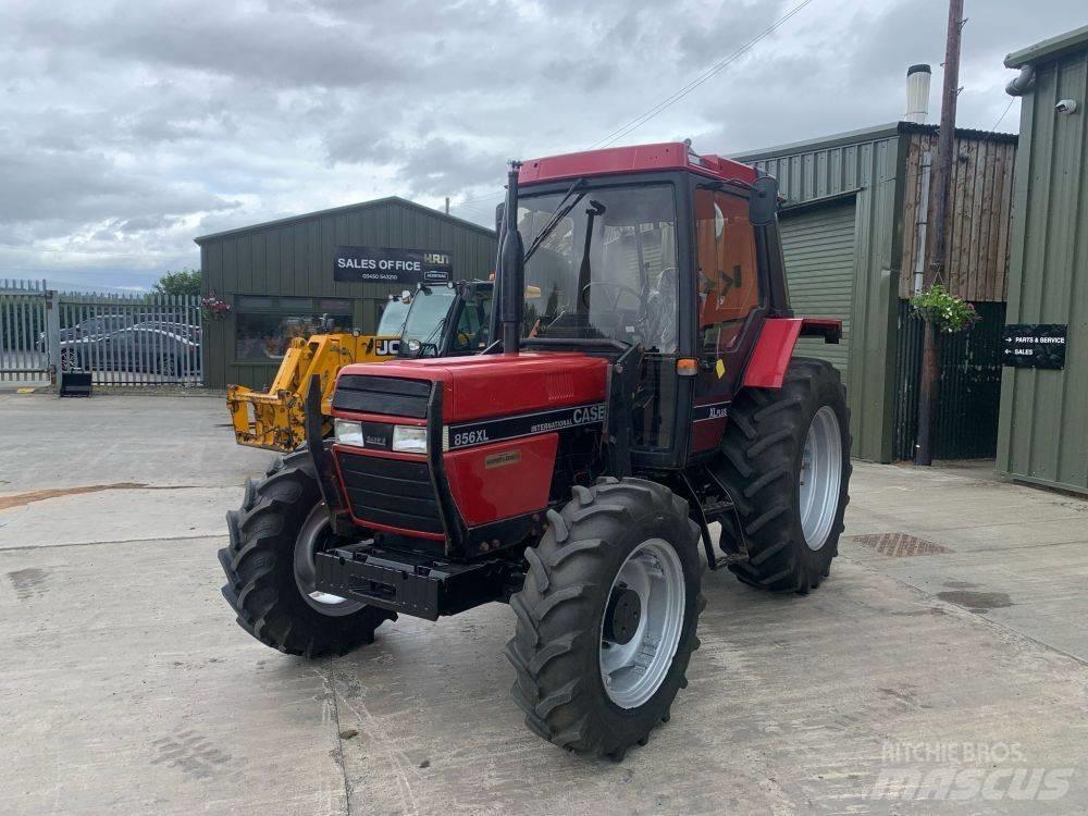 Case IH 856 XL Трактори