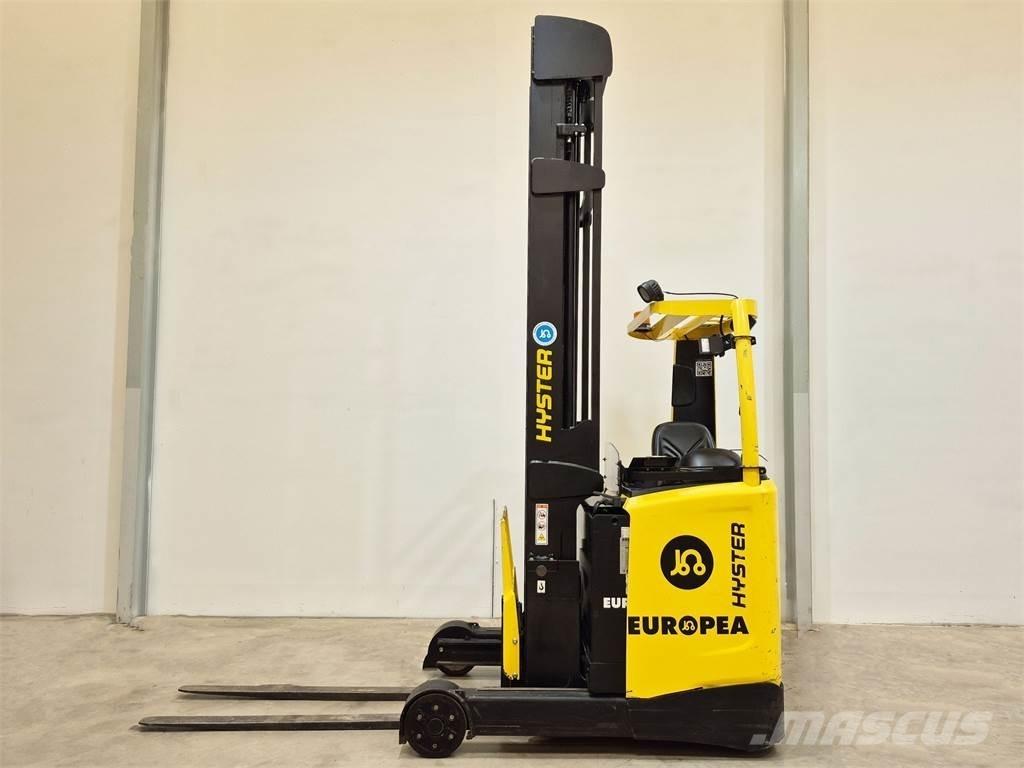 Hyster R1 6 HD Ретрак/ Високоповдигач с изместване на вилката напред