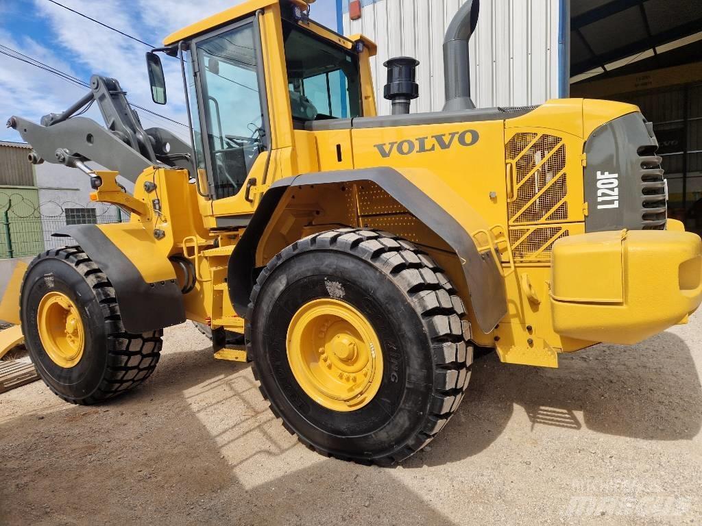 Volvo L 120 F Колесни товарачи