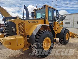 Volvo L 120 F Колесни товарачи