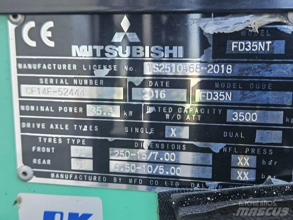 Mitsubishi FD35N Дизелови камиони