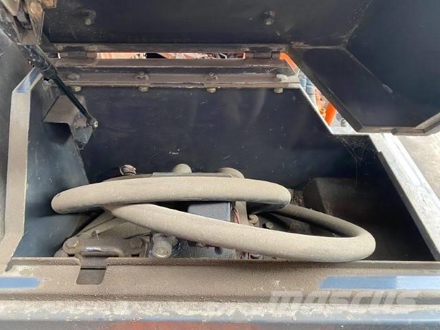 Hitachi ZX 180 W Колесни екскаватори
