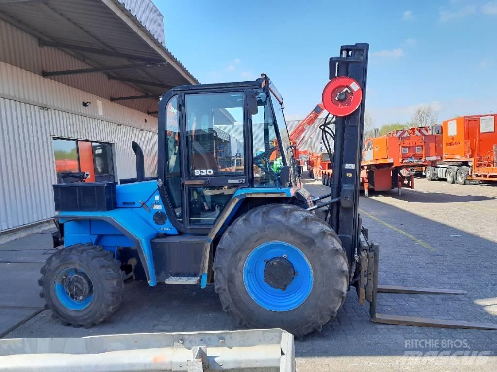 JCB 930-4/55 Камиони за херавни местности