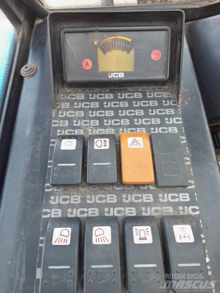 JCB 930-4/55 Камиони за херавни местности
