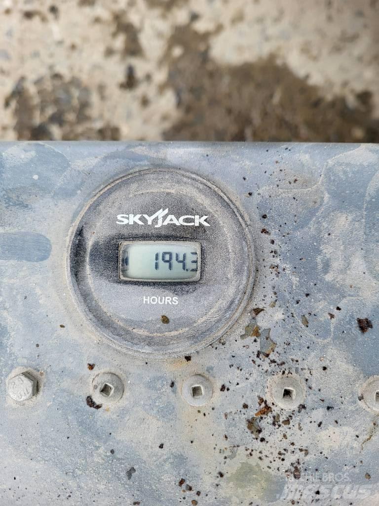 SkyJack 32/19 Ножични работни платформи