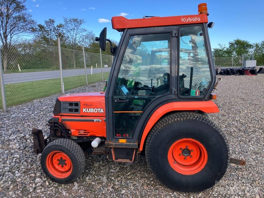 Kubota ST 30 Компактни трактори