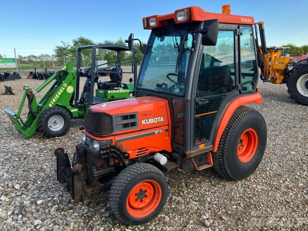 Kubota ST 30 Компактни трактори