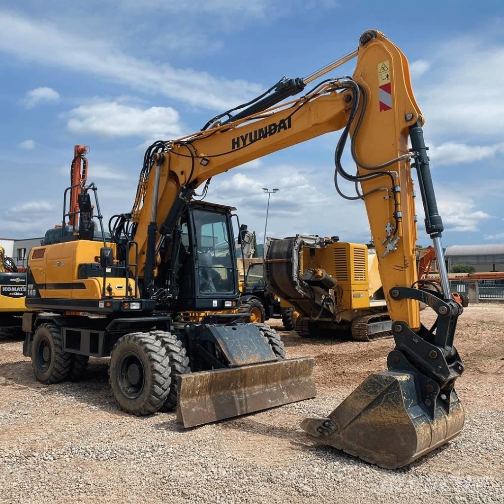 Hyundai HW140 Колесни екскаватори