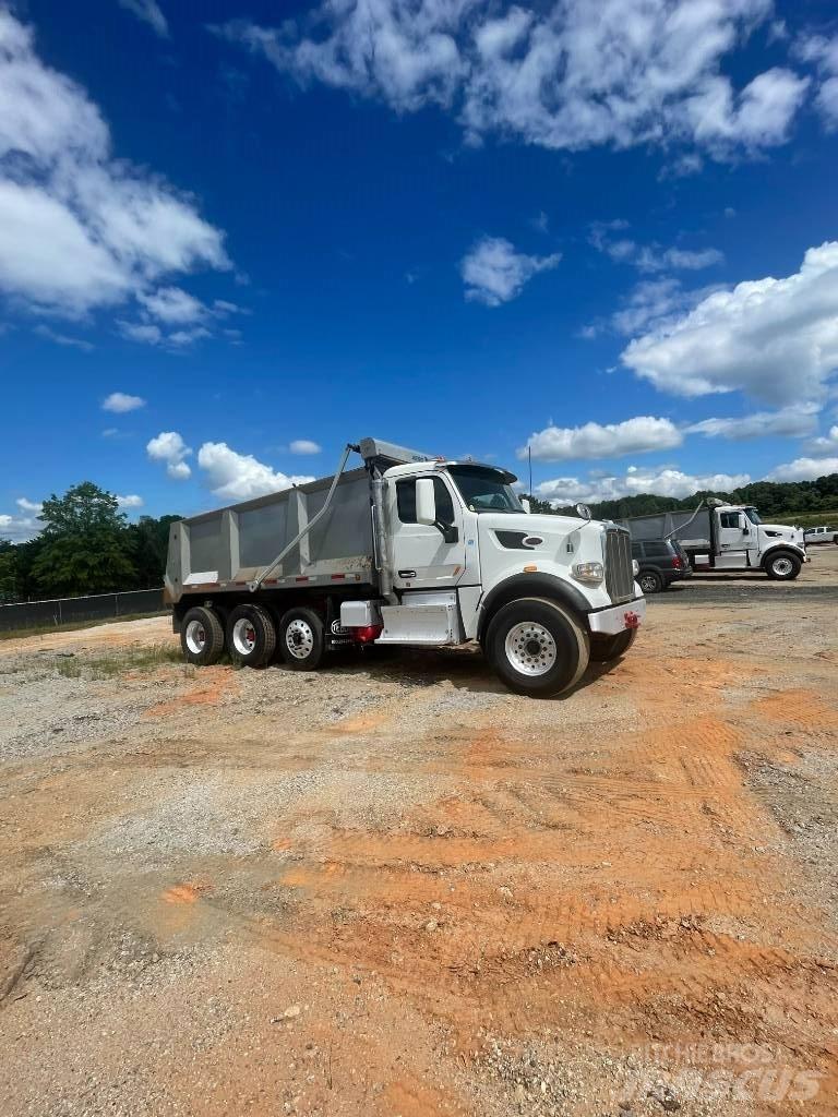 Peterbilt Dump Truck Самосвал